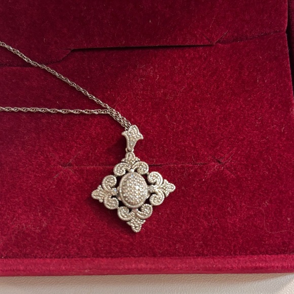 Silver Floral Necklace - Picture 2 of 3